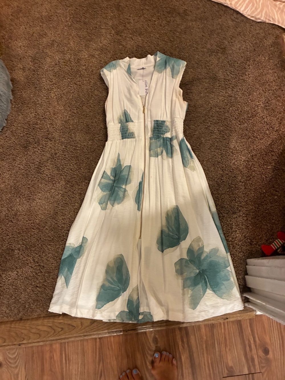 Spring dress - Picture 4 of 4